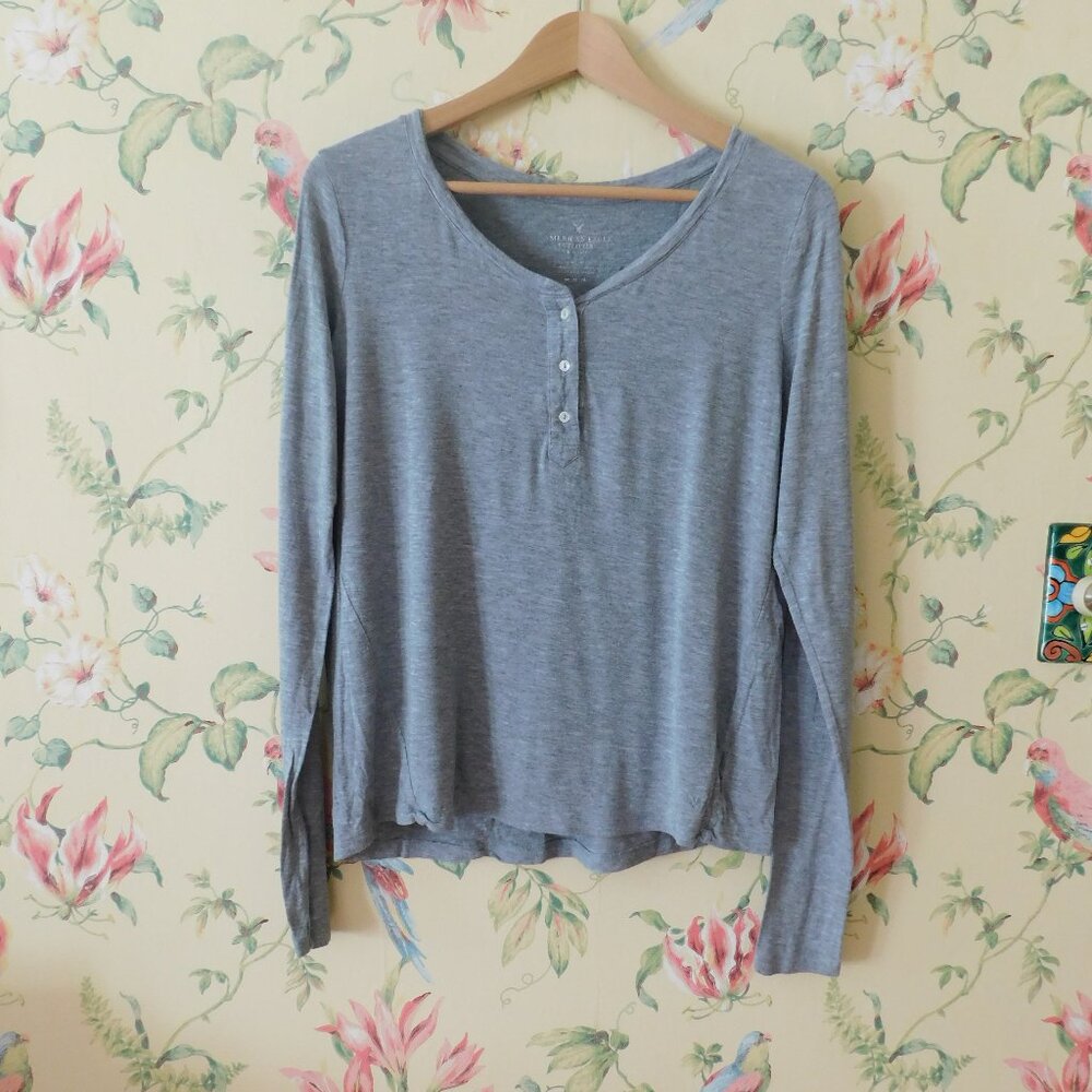 🦅 American Eagle Gray Stretchy Long Sleeve T-Shirt